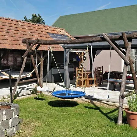 Novákporta Lakhegy