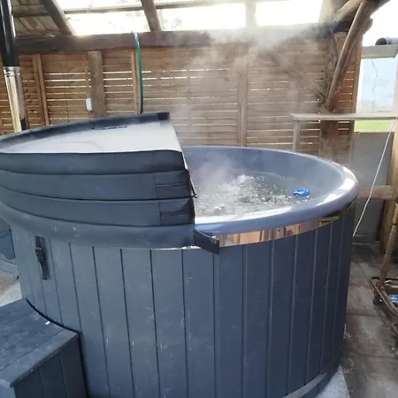 Novakporta Vendeghaz 아파트 *